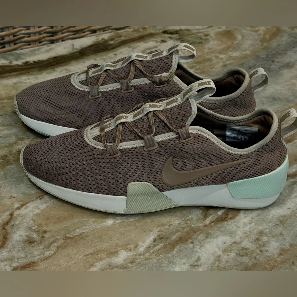 Women’s NIKE Ashin modern sneakers- sepia stone. Size 11